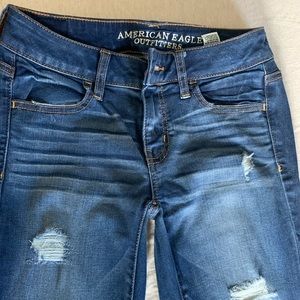 AMERICAN EAGLE JEANS